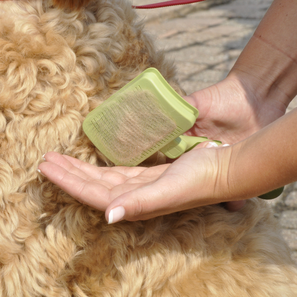 Furville Slicker brush